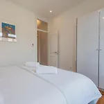 Comfortable With River View By Lovelystay Appartement