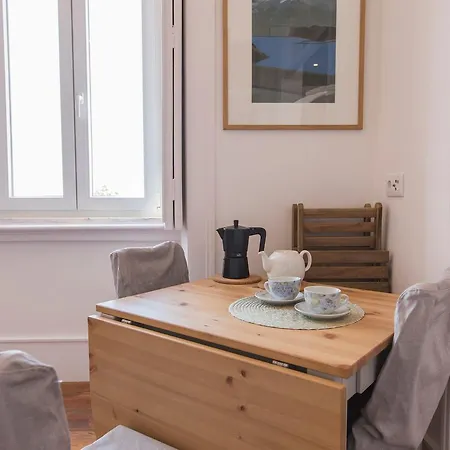 Comfortable With River View By Lovelystay Lisboa