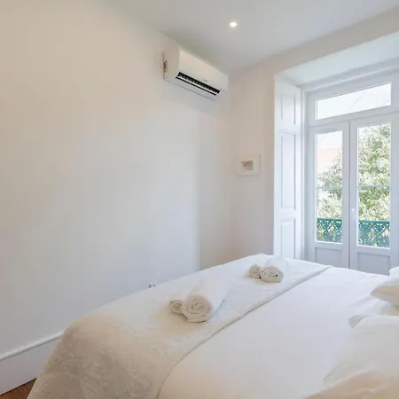 Comfortable With River View By Lovelystay Lisboa