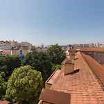 Comfortable With River View By Lovelystay *