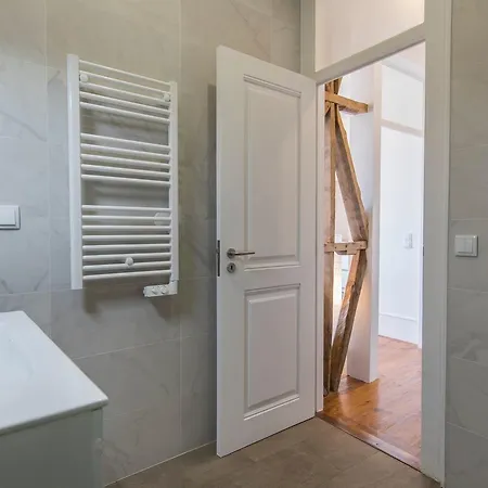 Comfortable With River View By Lovelystay