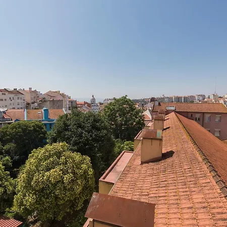 Comfortable With River View By Lovelystay *