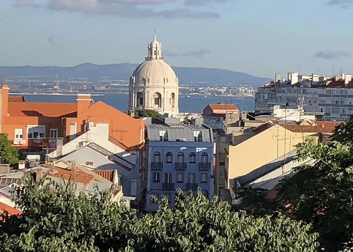 Comfortable With River View By Lovelystay דירה