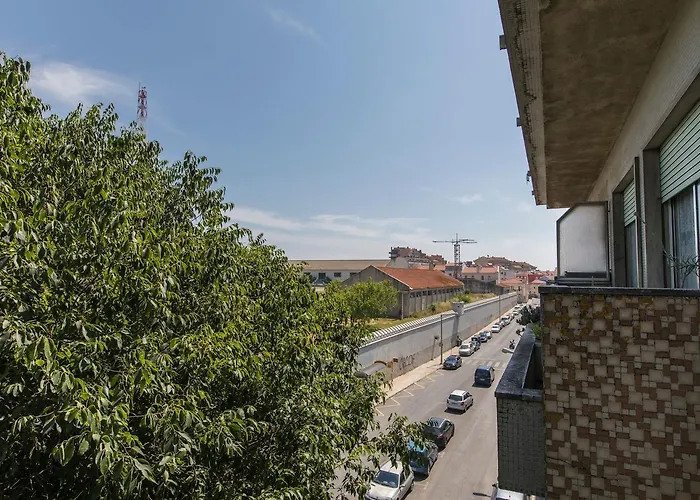 Comfortable With River View By Lovelystay *