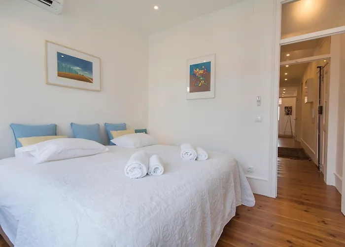 Comfortable With River View By Lovelystay *