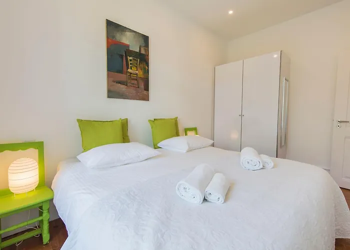 Comfortable With River View By Lovelystay דירה