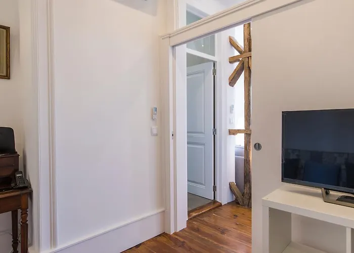 Comfortable With River View By Lovelystay ליסבון