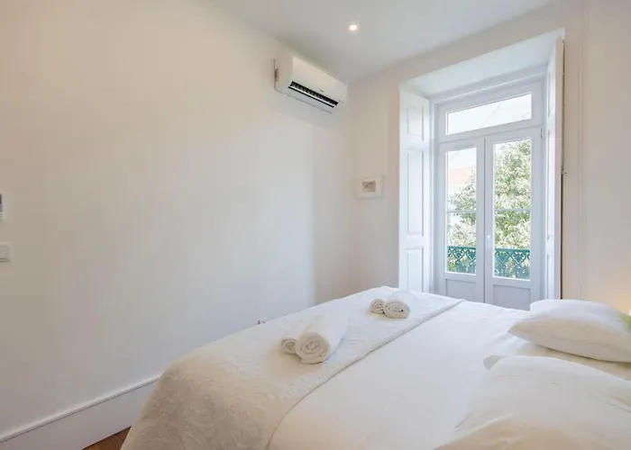 Comfortable With River View By Lovelystay ליסבון