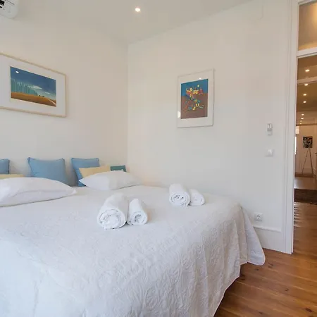 Comfortable With River View By Lovelystay *