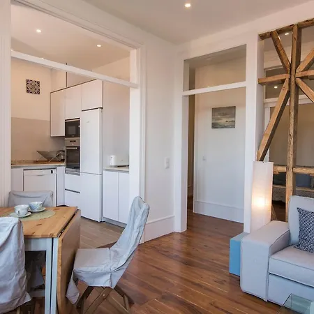 Comfortable With River View By Lovelystay *